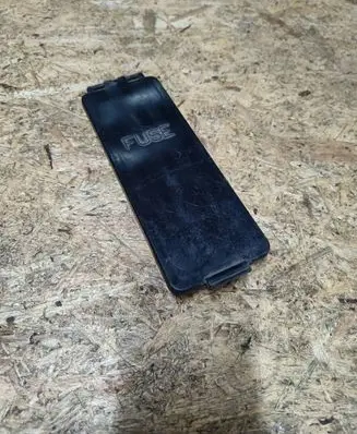 Volvo 850 Fuse box cover 9162152