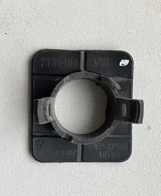 BMW 3 E90 E91 Front parking sensor holder (PDC) 7138408