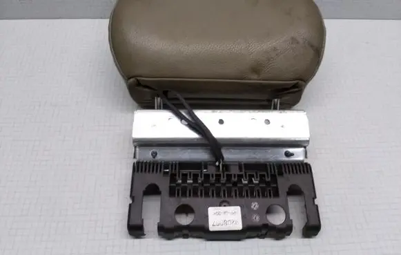 Audi A6 S6 C4 4A Front seat headrest 9208067