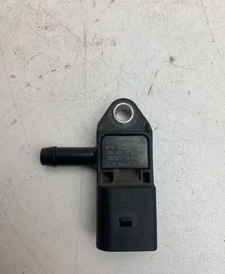 Volkswagen Jetta VI Exhaust gas pressure sensor 04L906051B