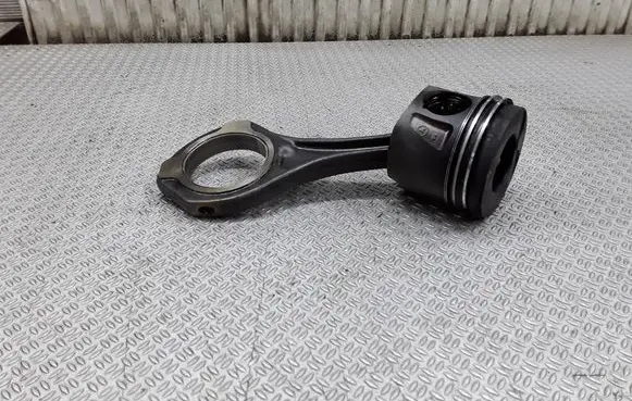 Mercedes-Benz E W211 Piston with connecting rod