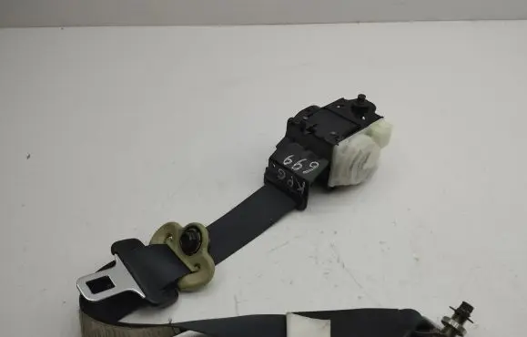 Infiniti FX Rear seatbelt TKAB0G1813