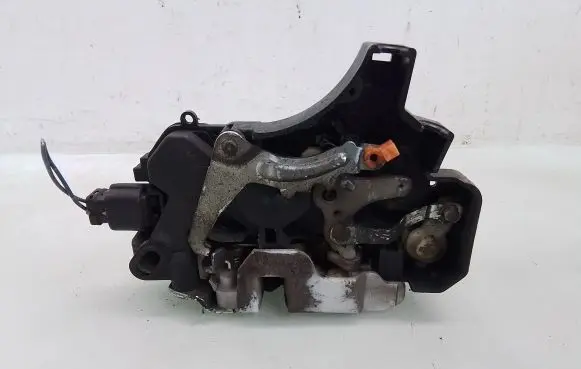 Mitsubishi Colt Front door lock
