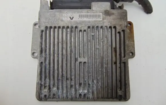Renault Twingo I Engine control unit/module 7700107197