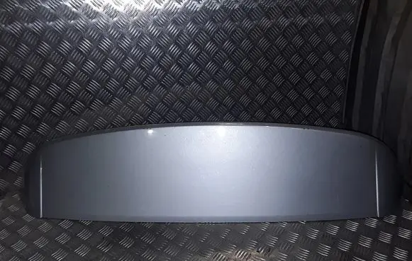 Tailgate/trunk spoiler