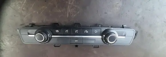 Peugeot Expert Climate control unit 98081722ZD
