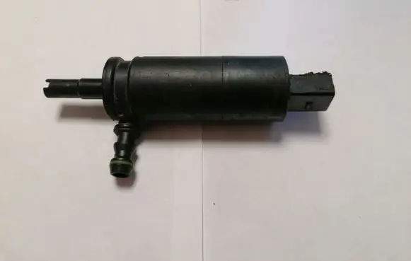 Volkswagen Golf IV Headlight washer pump 3B7955681