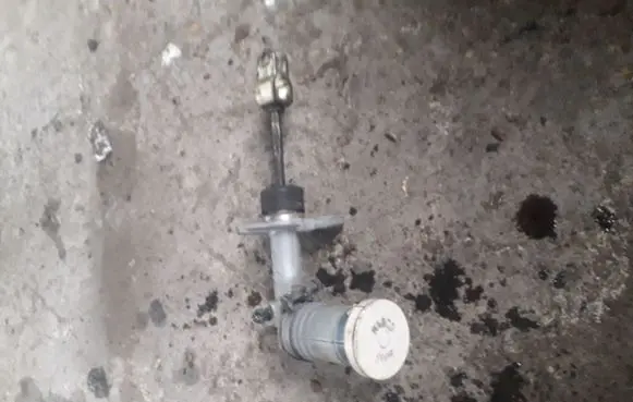 Mitsubishi Carisma Clutch master cylinder