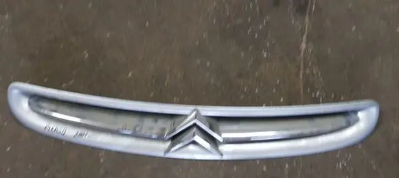 Citroen Xsara Picasso Front bumper upper radiator grill 9632099177