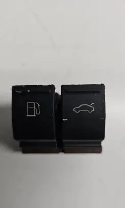 Volkswagen PASSAT B6 Fuel tank opening switch 