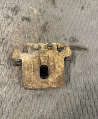 Mitsubishi Lancer X Rear brake caliper