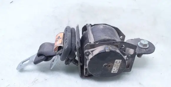 Mazda 6 Rear seatbelt