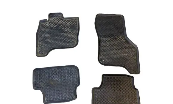 Volkswagen Golf VII Car floor mat set 5GE061500B