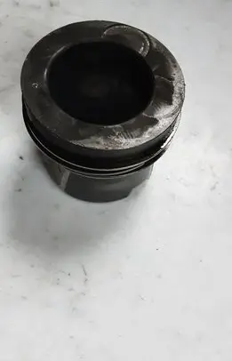Volkswagen PASSAT B8 Piston 81L155