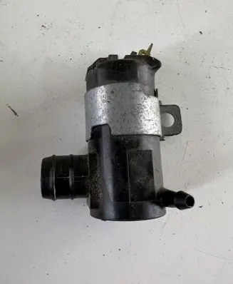 Mitsubishi Pajero Windscreen/windshield washer pump 2224615A