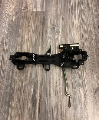 Toyota C-HR I Front door exterior handle/bracket 