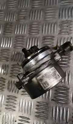 BMW 5 E60 E61 Vacuum pump 11667791232