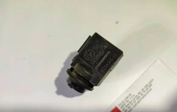 BMW 3 E90 E91 Air quality sensor 9136607