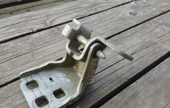 Chrysler Pacifica Front door upper hinge