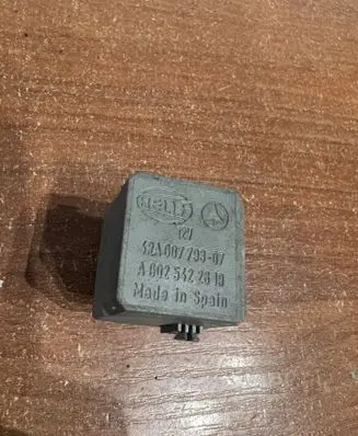 Mercedes-Benz B W245 Other relay A0025422619 D1320