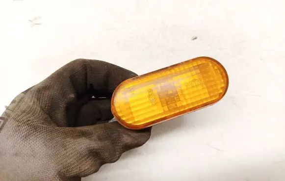 Seat Alhambra (Mk1) Front fender indicator light 858049
