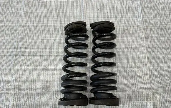 Jaguar F-Pace Rear coil spring SVR