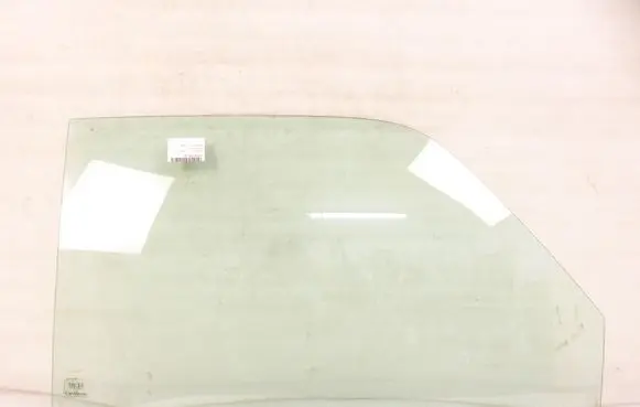 Toyota RAV 4 (XA10) Front door window glass four-door 