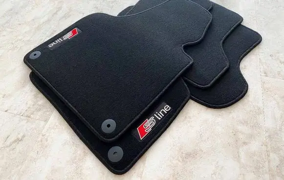 Audi Q8 Car floor mat set 