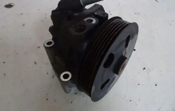 Ford Mondeo MK IV Power steering pump