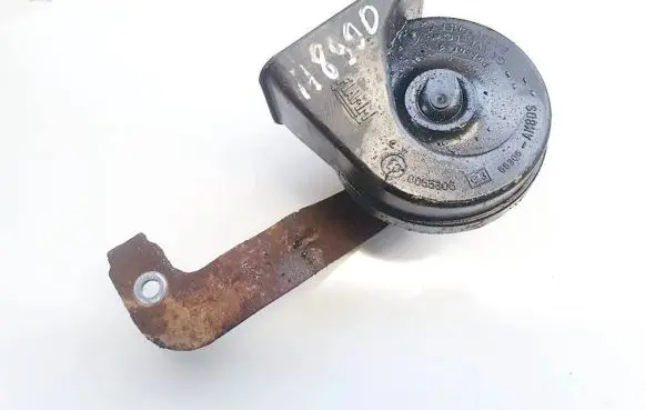 Volkswagen Golf III Horn signal e300553069