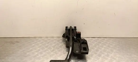 Tesla Model Y Brake pedal P118869150A