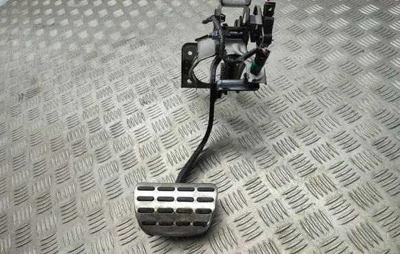 KIA Sportage Brake pedal 32800F1745