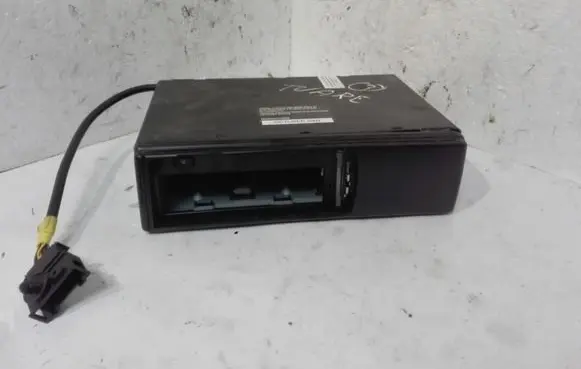 Volkswagen Touareg I CD/DVD changer 