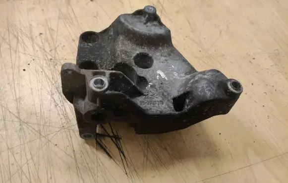 BMW 3 E46 A/C compressor mount bracket 64557787319