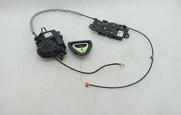 BMW M5 F90 Tailgate/trunk/boot lock/catch/latch 738356108 744101406