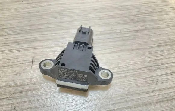 Hyundai Tucson TL Airbag deployment crash/impact sensor 95920B1050