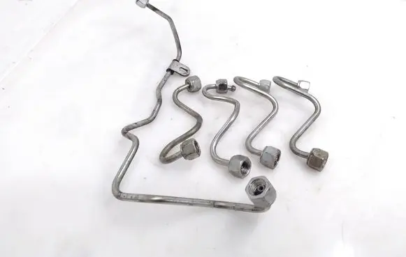 Nissan Navara D23 Fuel injector supply line/pipe 