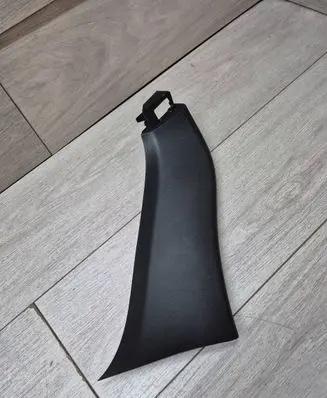 Honda CR-V Tailgate trim 84485-TNY-J01-20