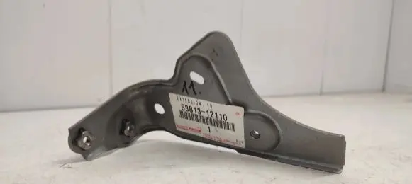Toyota Corolla E140 E150 Fender mounting bracket 5381312110