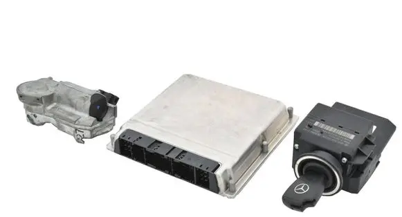 Mercedes-Benz C W203 Engine control unit/module 0261207117