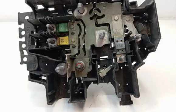 Mercedes-Benz GLE W167 Fuse box set A1675404528