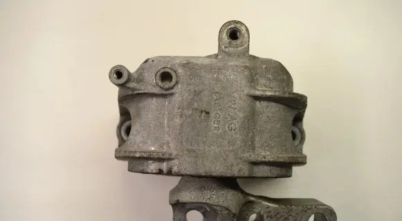 Skoda Superb B6 (3T) Engine mount bracket 1K0199262