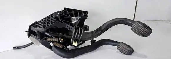 BMW 2 F45 Pedal assembly 19929610 6870847 81007134C