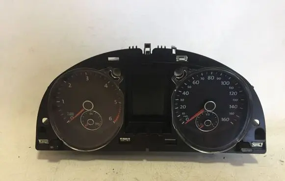 Volkswagen PASSAT B7 Speedometer (instrument cluster) 3AA920970A