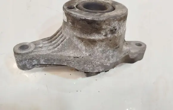 Maserati Ghibli Engine mount vacuum valve 06700036280