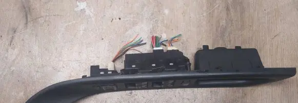 Mazda 6 Front door window switch trim Gj6a684l6