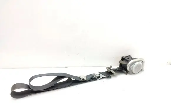 Suzuki Grand Vitara II Front seatbelt 8494065J0 TKAB2BP526