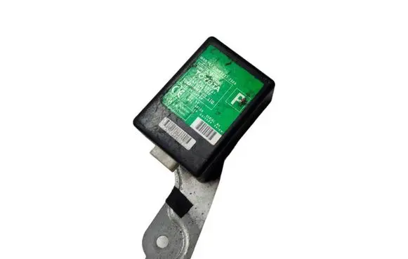 Toyota Land Cruiser (J200) Door control unit/module 8974060031 61B320000