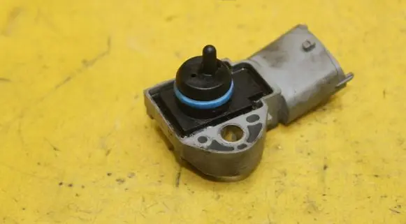 Fuel pressure sensor