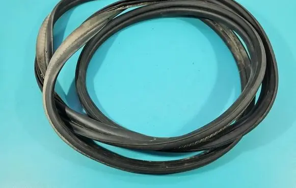 Ford Focus Seal rubber (tailgate) IMPRK1536538